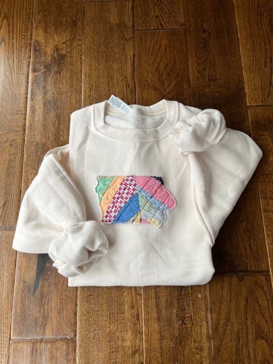 State appliqué sweatshirt
