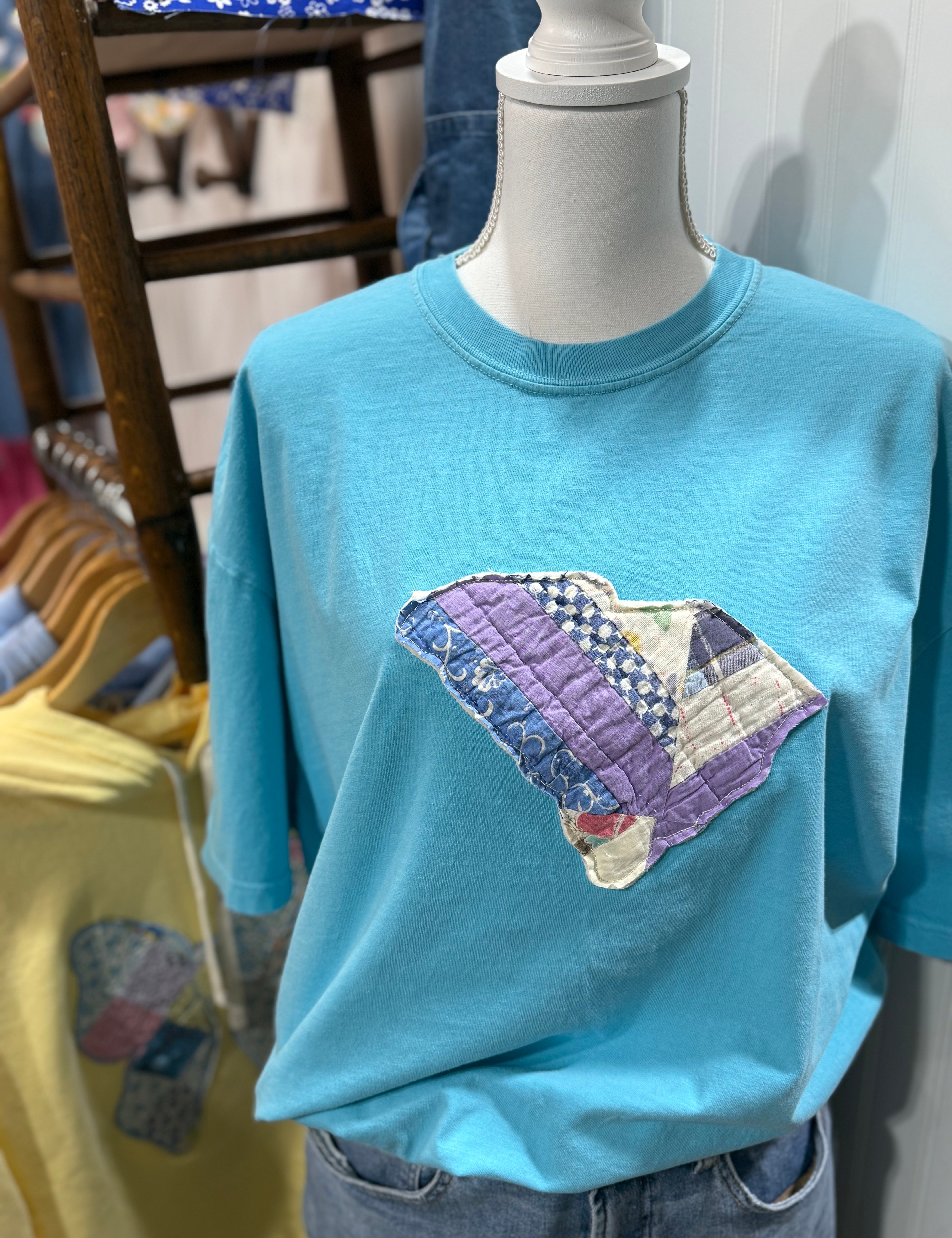 State shape tshirt : vintage quilt applique