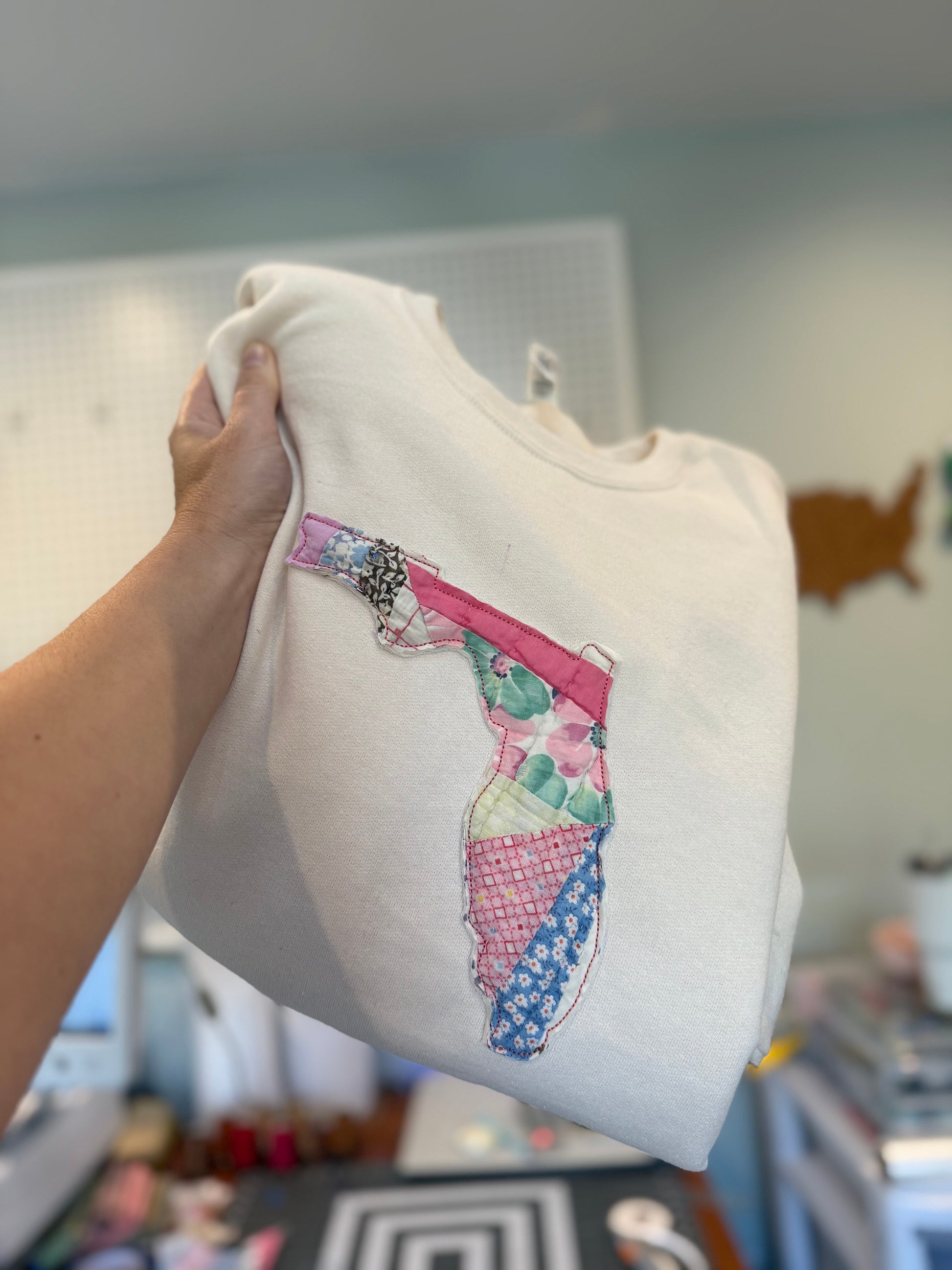 Cream sweatshirt with patchwork 